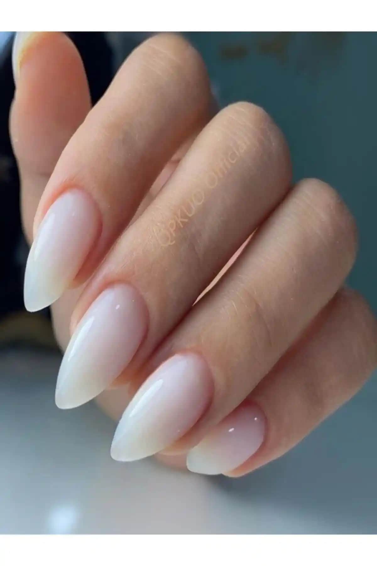 RubaTrend Kalıcı Badem Takma Tırnak Seti: Estetik ve Kullanışlı Çözüm