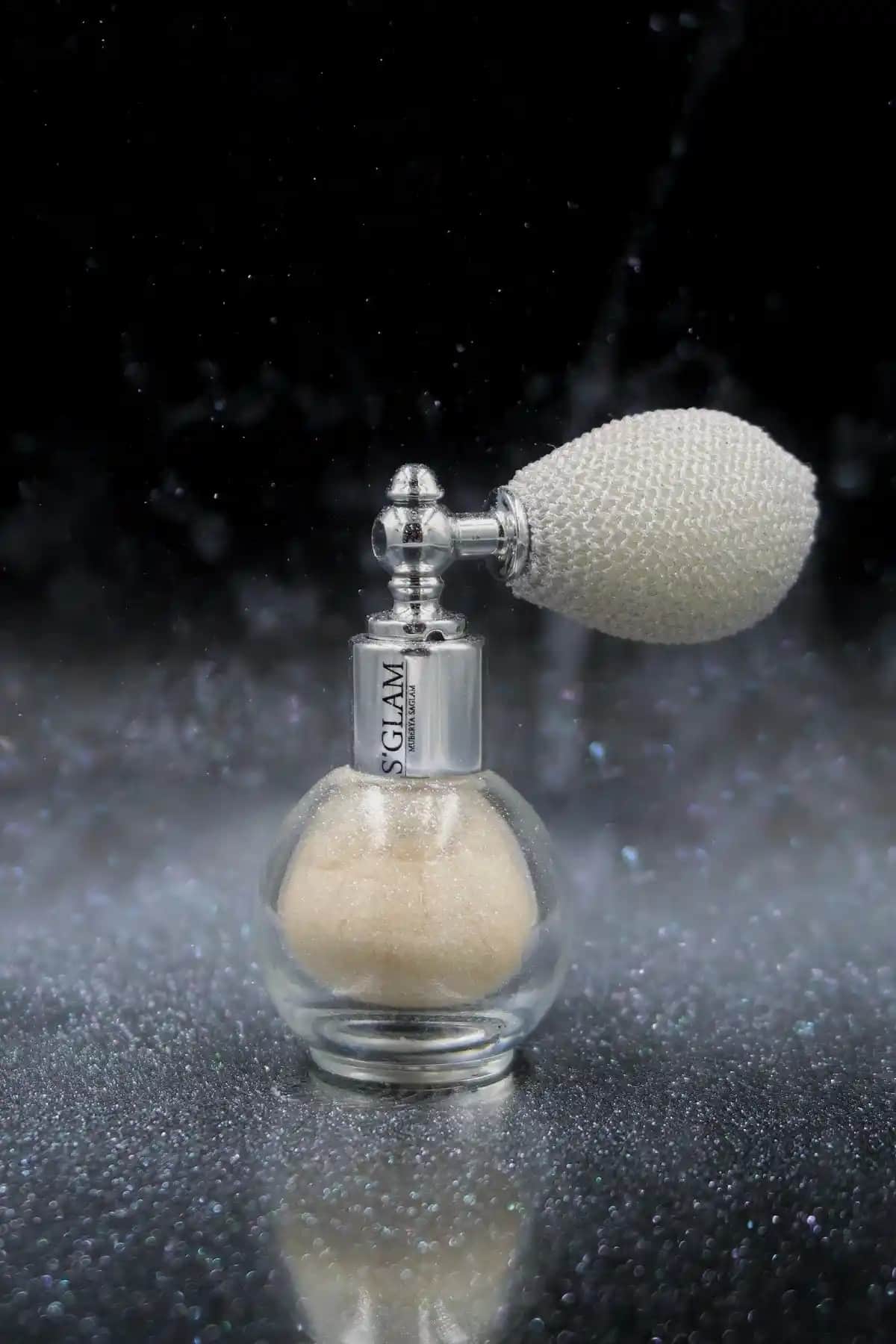 S'GLAM Yüz ve Vücut Işıltılı Pudra Spreyi: Doğal Parlaklık ve Kalıcı Işıltı Sağlayan Ürün