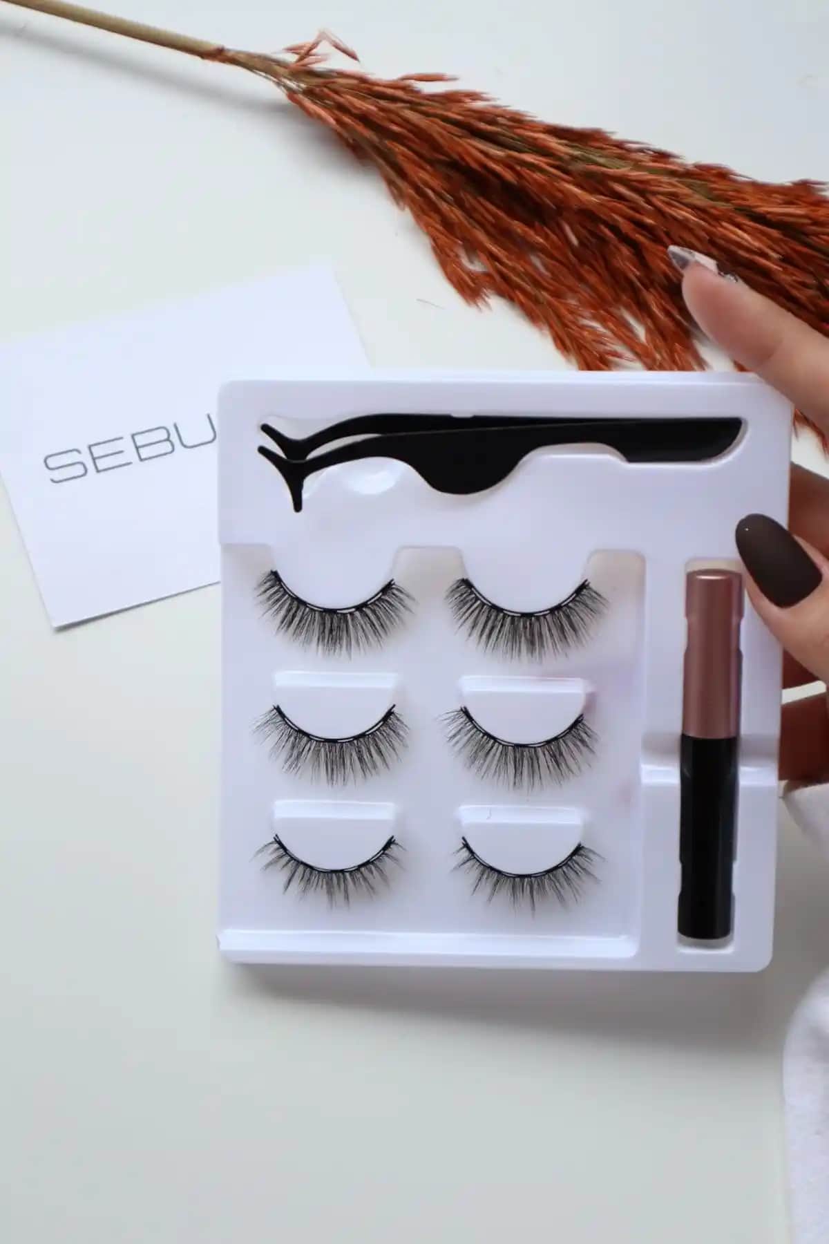 Sebura ve Takıştır Manyetik Kirpikler Karşılaştırması: Hangi Ürün Size Daha Uygun