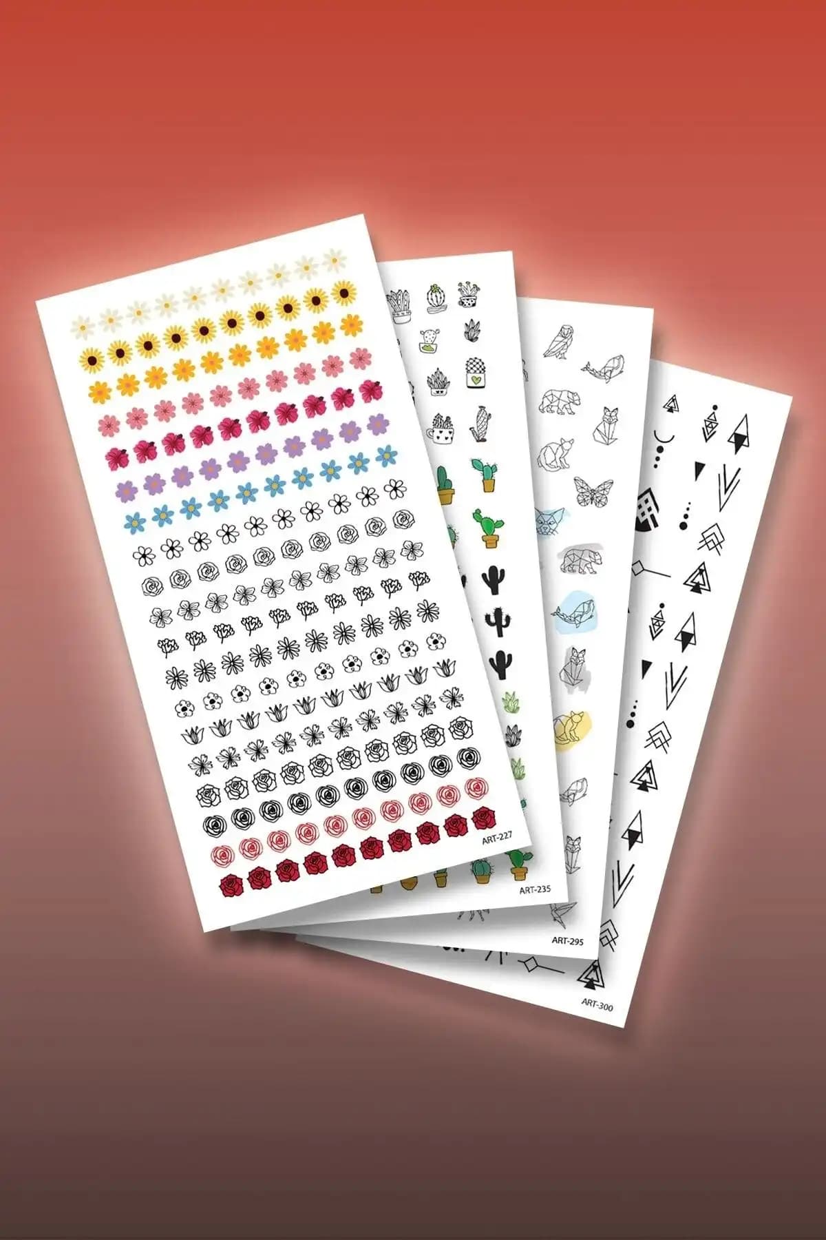 Tırnak Süsleme Ürünleri Karşılaştırması: Dövme Setleri ve Stickerlar 1