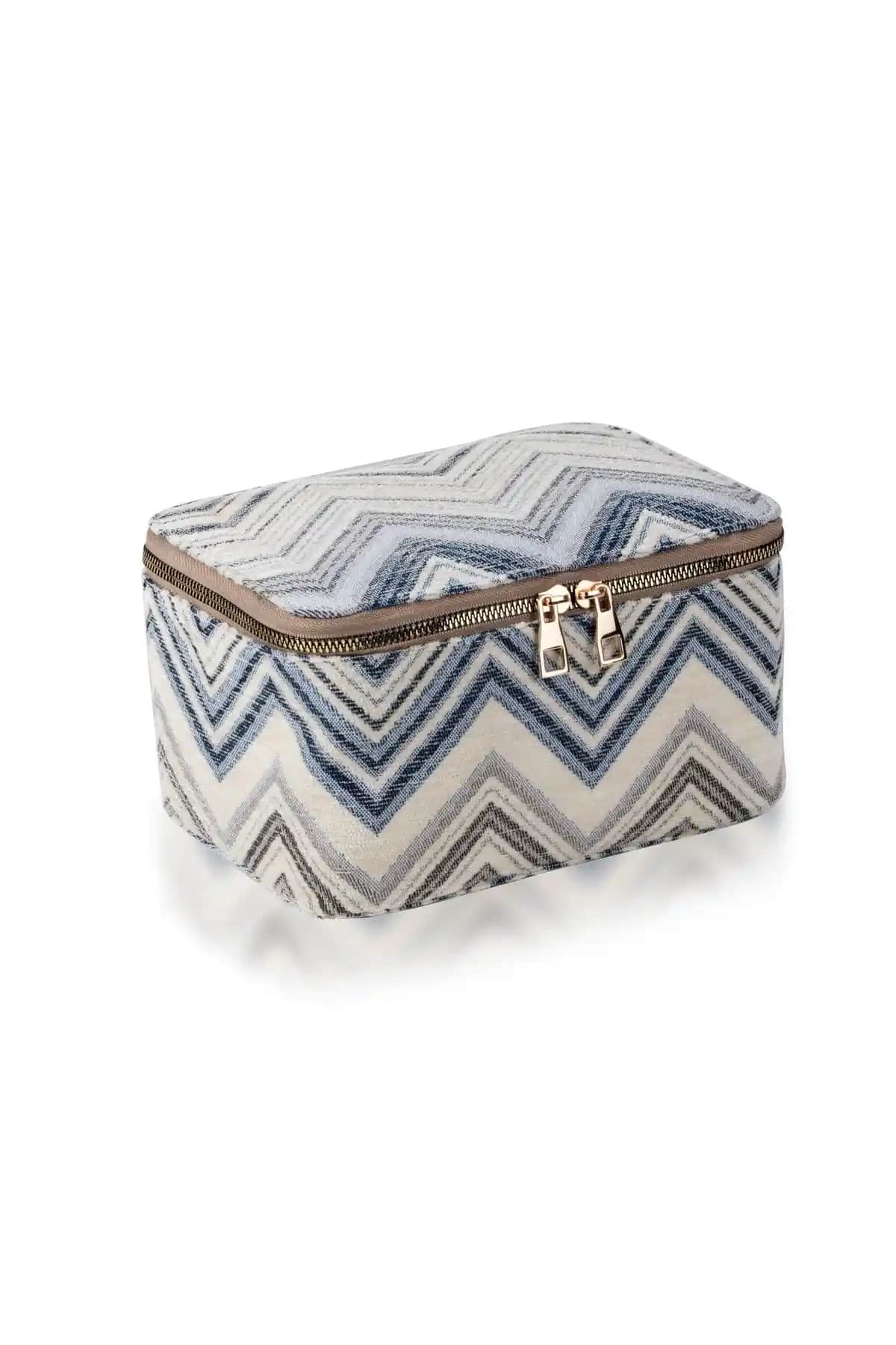 VIVION Zigzag Makyaj Çantası: Estetik ve Fonksiyonellik Sunan Çok Renkli Tasarım