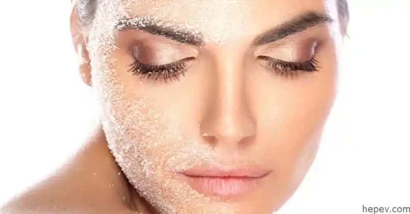 Cilt Sağlığı İçin Peeling Önerileri ve Doğru Uygulama Yöntemleri