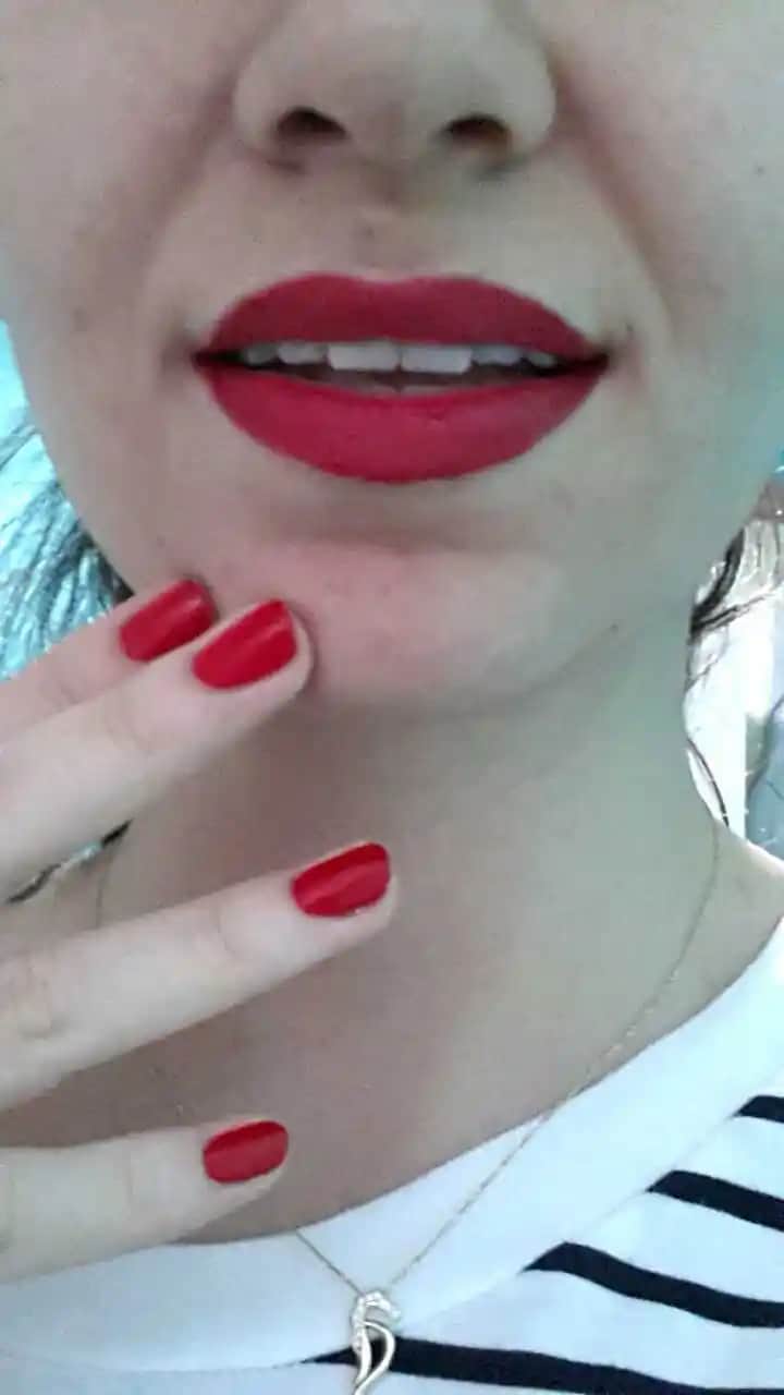 Emily 207 Dudak Kalemi: Uzun Süre Kalıcı ve Doğal Dudak Makyajı İçin Ideal Seçenek