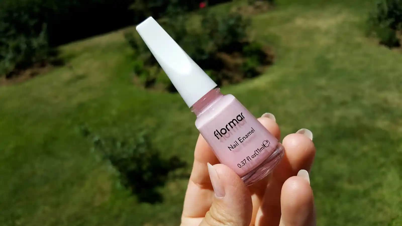 Flormar 397 Rose Coral: Canlı ve Şık Bir Tırnak Rengi ve Uzun Ömürlü Formül