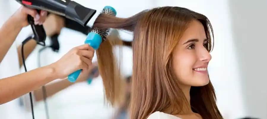 Fön Makinesi Nedir ve Saç Bakımında Nasıl Kullanılır