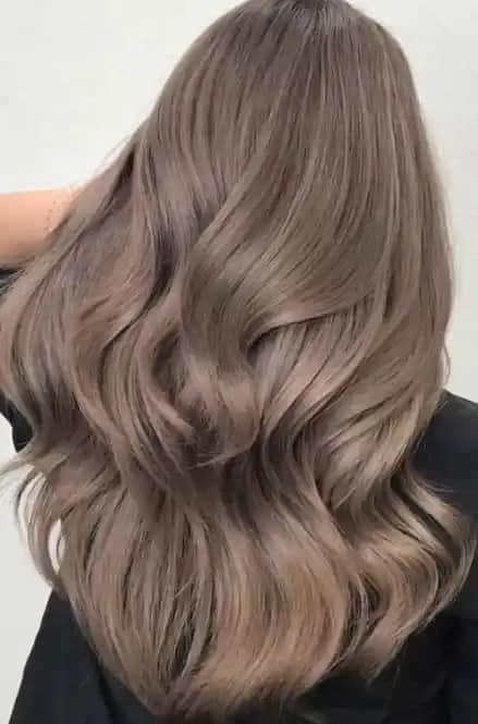 Küllü Kumral Saç Rengi: Doğal ve Şık Görünüm İçin Kapsamlı Rehber