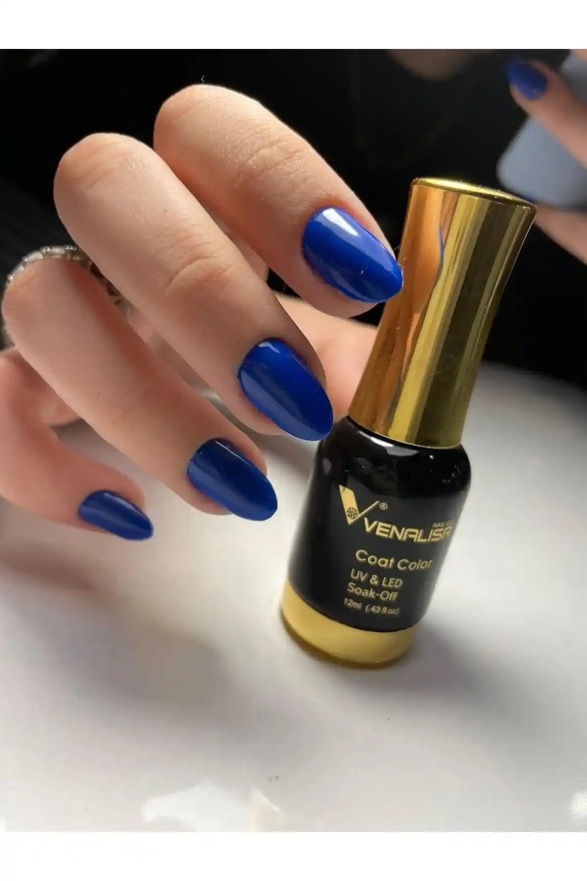 Lacivert Oje: Moda ve Kozmetikte Şıklığın Zarif Sembolü ve Kullanım İpuçları