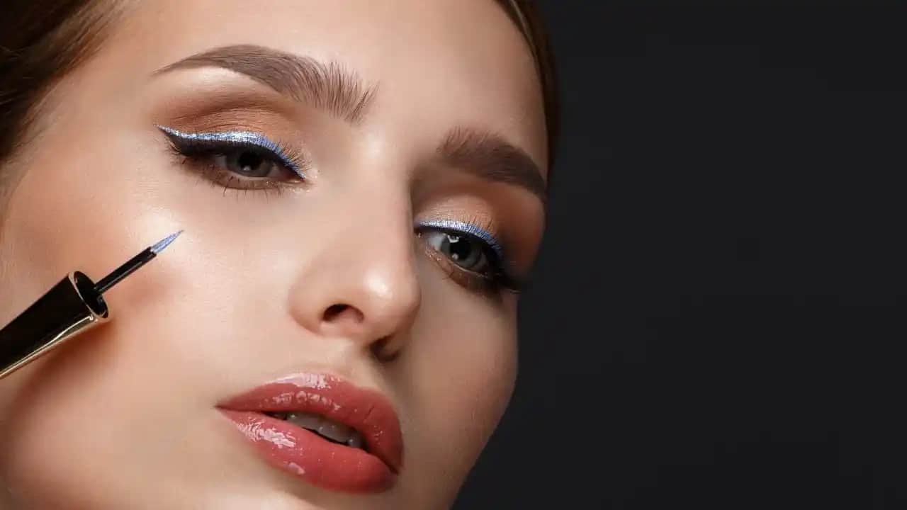 Metalik Eyeliner Nedir ve Gözlerde Modern Şıklık Yaratmanın Yolları