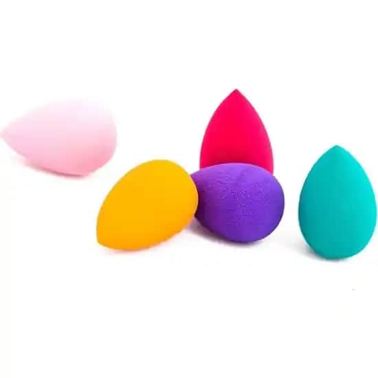 Mini Makyaj Süngeri Nedir, Nasıl Kullanılır ve En İyi Modeller Nelerdir