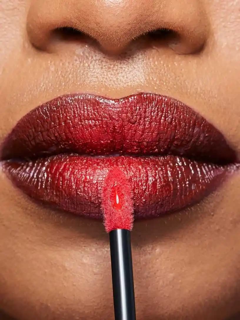 Ombre Dudak Makyajı Nedir, Nasıl Yapılır ve Modern Güzellik Trendleri Nelerdir