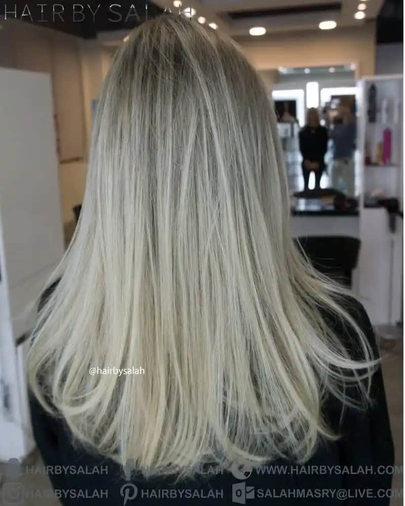 Platin Rüfle Saç Rengi: 2024 Trendleri ve Bakım İpuçlarıyla Modern Görünüm