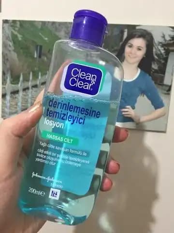 Seboreik Dermatitle Mücadelede Doğru Nemlendirici Kullanımı ve Cilt Bakım Rehberi
