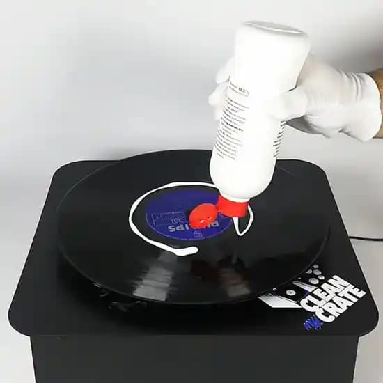 Vinil ve Plak Koleksiyonlarınızı Koruma Yöntemleri ve Temizlik Rehberi