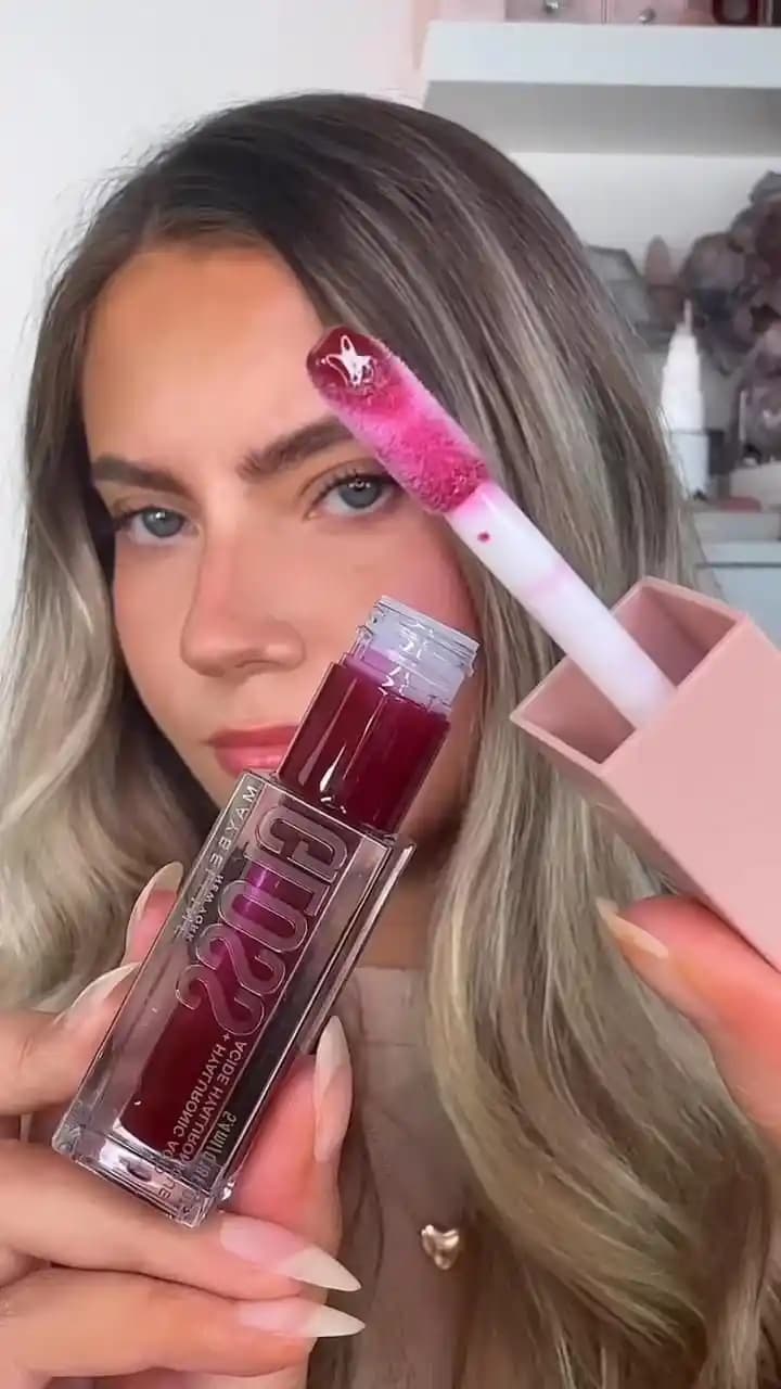 Maybelline Taffy Rengi ve Lip Gloss Trendleri Dudak Bakımında Yeni Favori Seçenekler