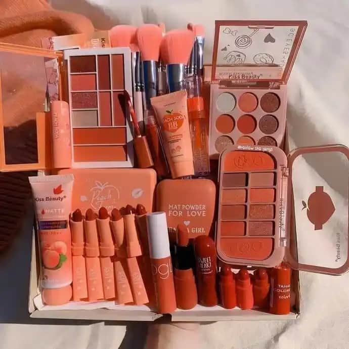 Tarihi Geçmiş Makyaj Malzemeleri Kullanımı ve Cilt Sağlığı Üzerindeki Etkileri