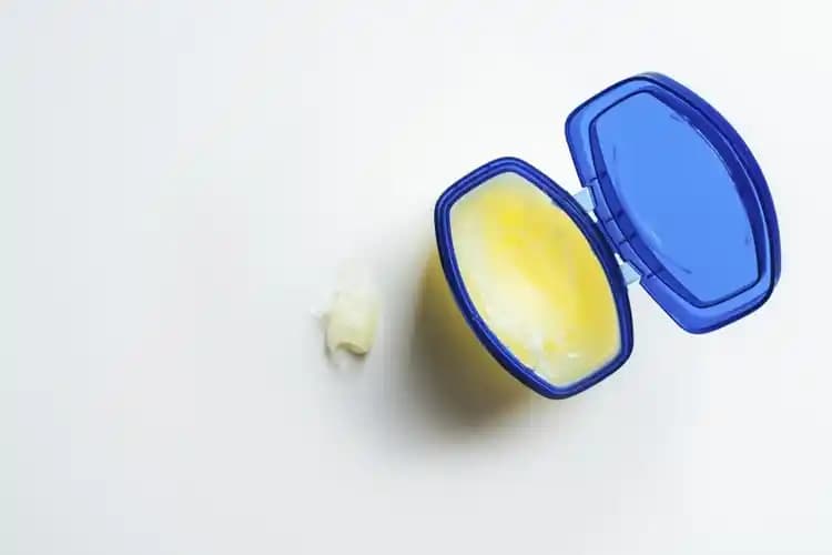 2025'te Vazelin ve Cinsel Sağlık: Bilmeniz Gereken 5 Kritik Gerçek