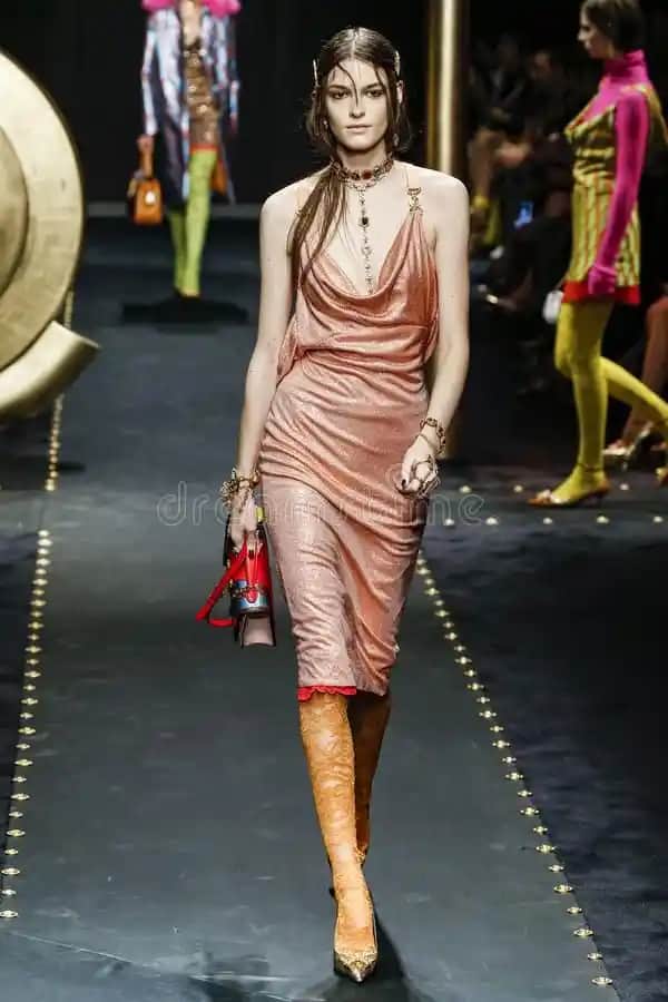 Versace El Kremi: Lüks ve Kalitenin Günlük Bakımda Buluşması