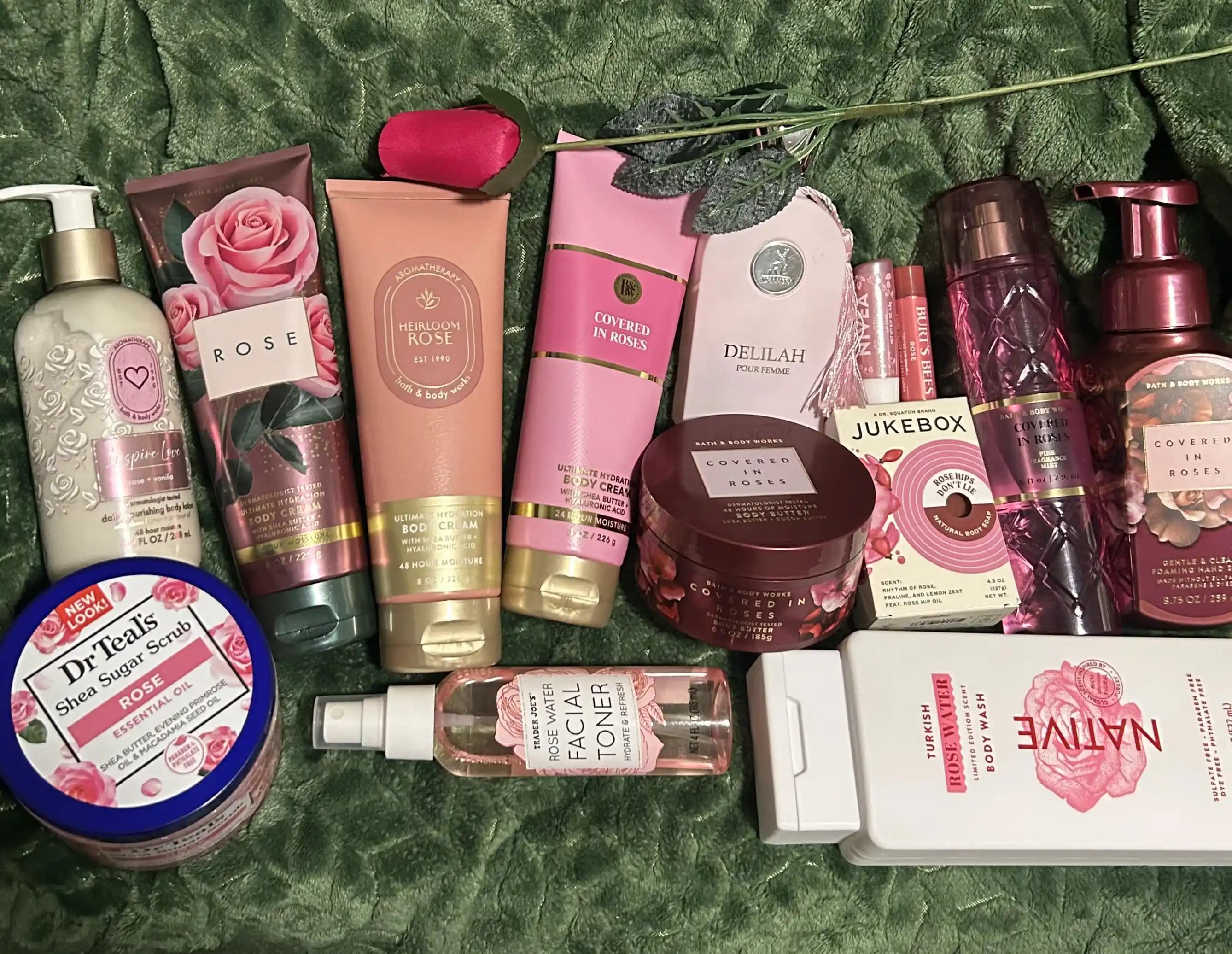 Gül Kokulu Ürünler: Vücut Bakımı, Parfümler ve Tavsiyelerle Kapsamlı Rehber