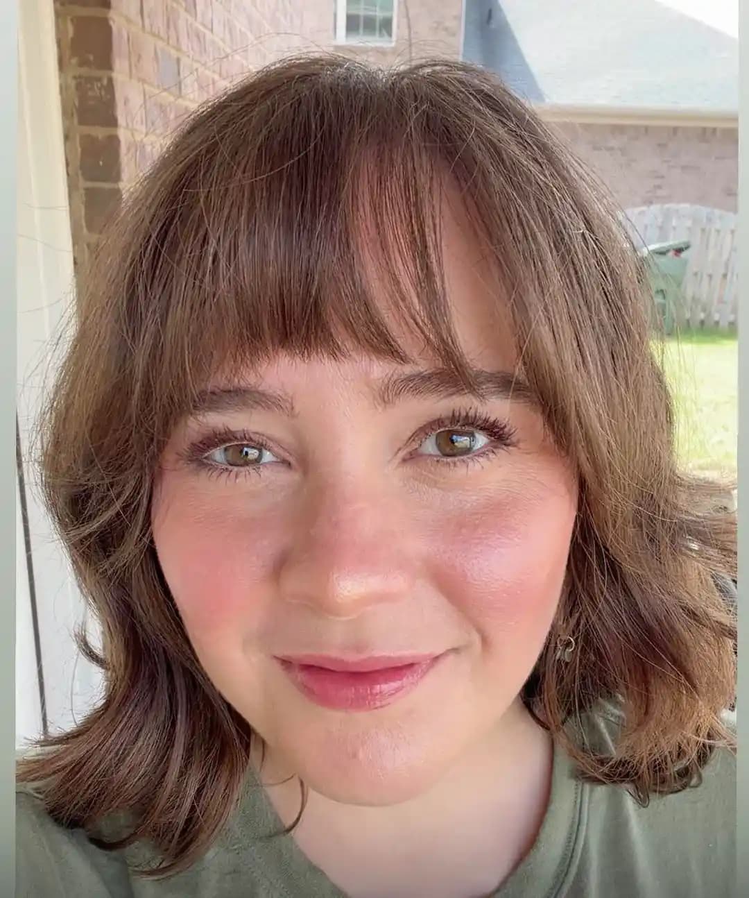 Makyaj ve Saç Stili Değişikliklerinin Görünüm ve Özgüven Üzerindeki Etkileri