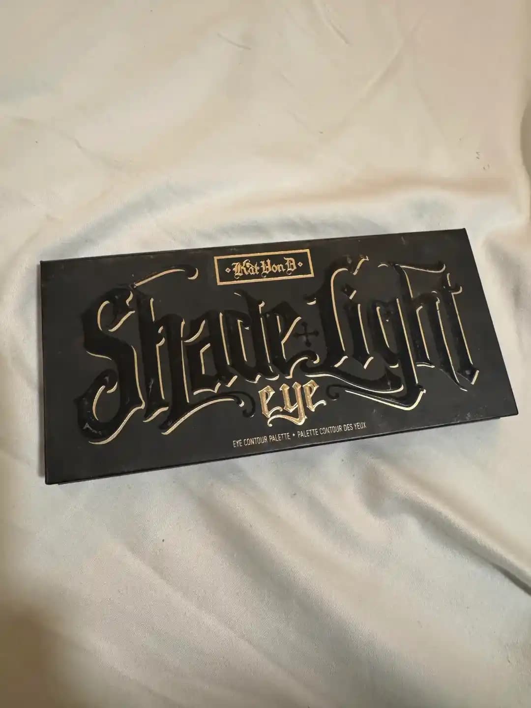 Kat Von D Shade and Light Paletinin Makyaj Dünyasındaki Önemi ve Kullanım Detayları