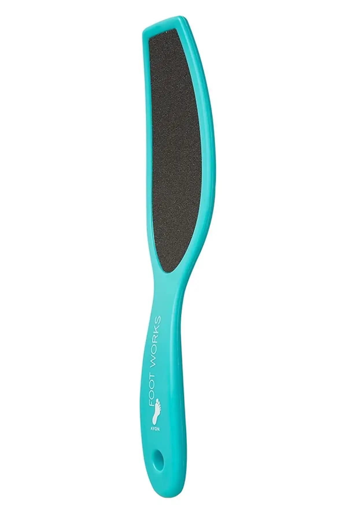Avon Footworks Geniş Ayak Törpüsü ile Pürüzsüz ve Sağlıklı Ayaklar İçin Pratik Çözüm