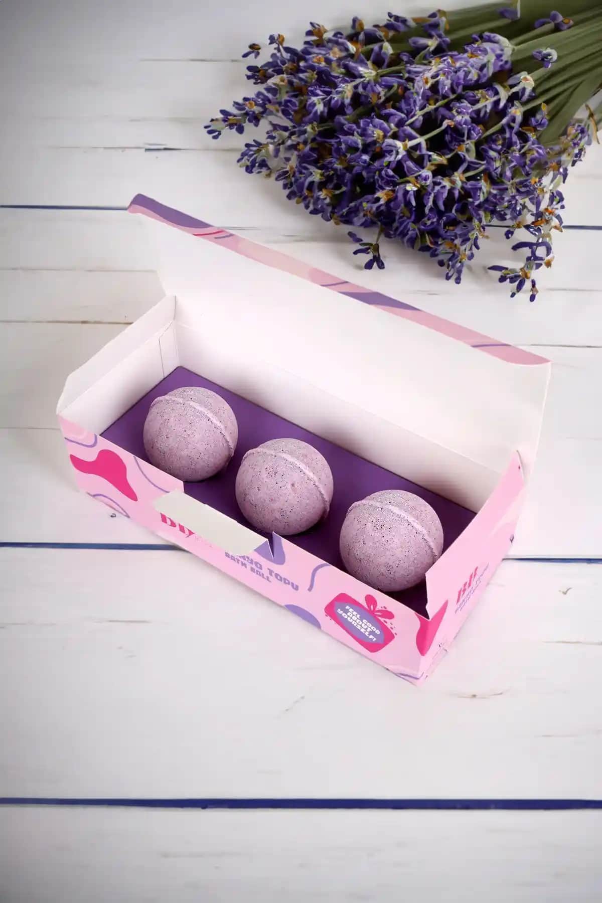 Bath Box Lavantalı Banyo Topu ve Nem Bombası Seti ile Rahatlatıcı Banyo Deneyimi