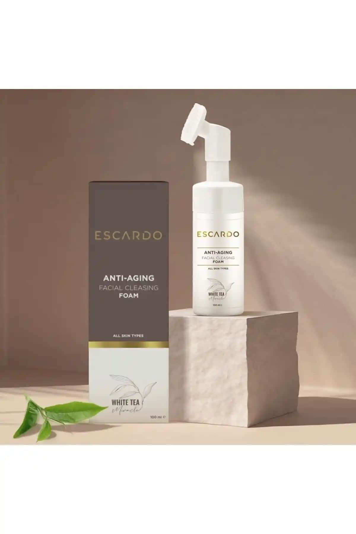 ESCARDO Antiaging Kendinden Fırçalı Yüz Temizleme Köpüğü ile Cilt Yenileme ve Temizlik Çözümü