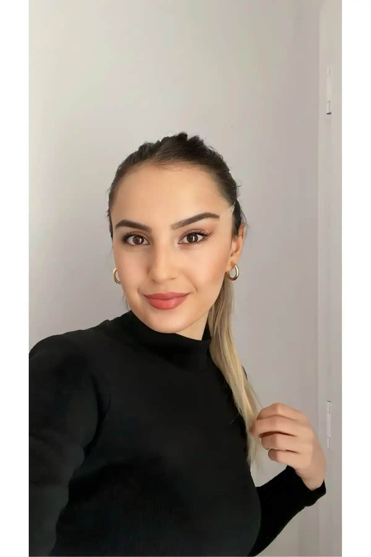 Mirach 40 Adet İpli Bant ile Yüz ve Boyun Germe ve Sıkılaştırma Çözümü