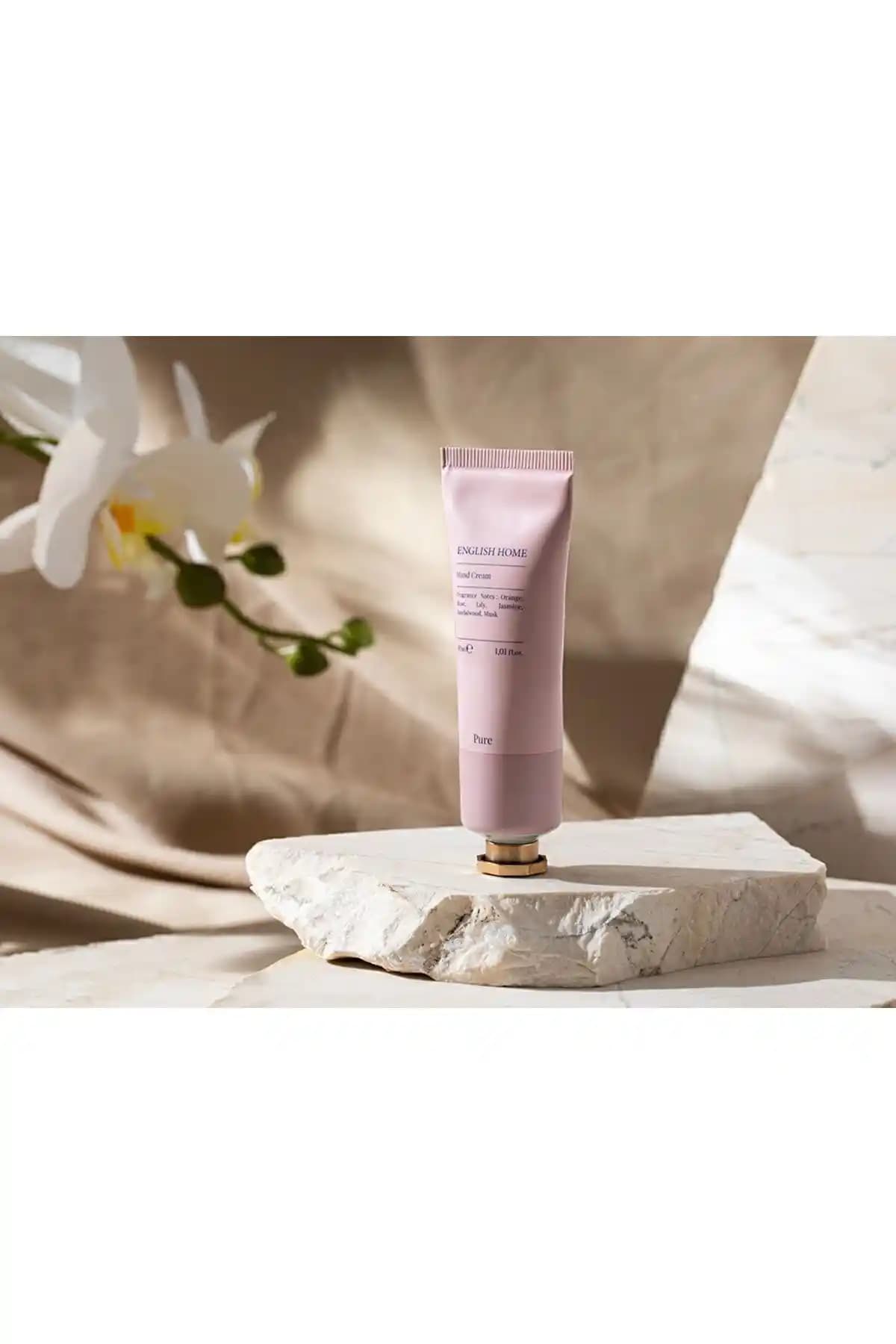 Pure El Kremi 30 ml doğal içerikli, paraben içermeyen ve çevre dostu küçük boyutlu bakım ürünü