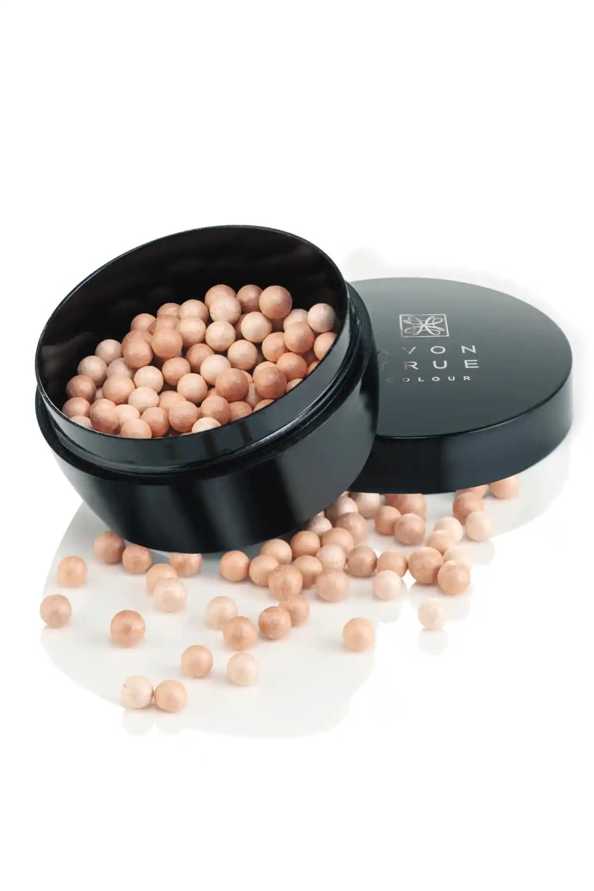 Avon Ay<dı>nlatıcı İnciler Top Allık: Doğal Parlaklık ve Şıklık İçin Günlük Kullanıma Uygun