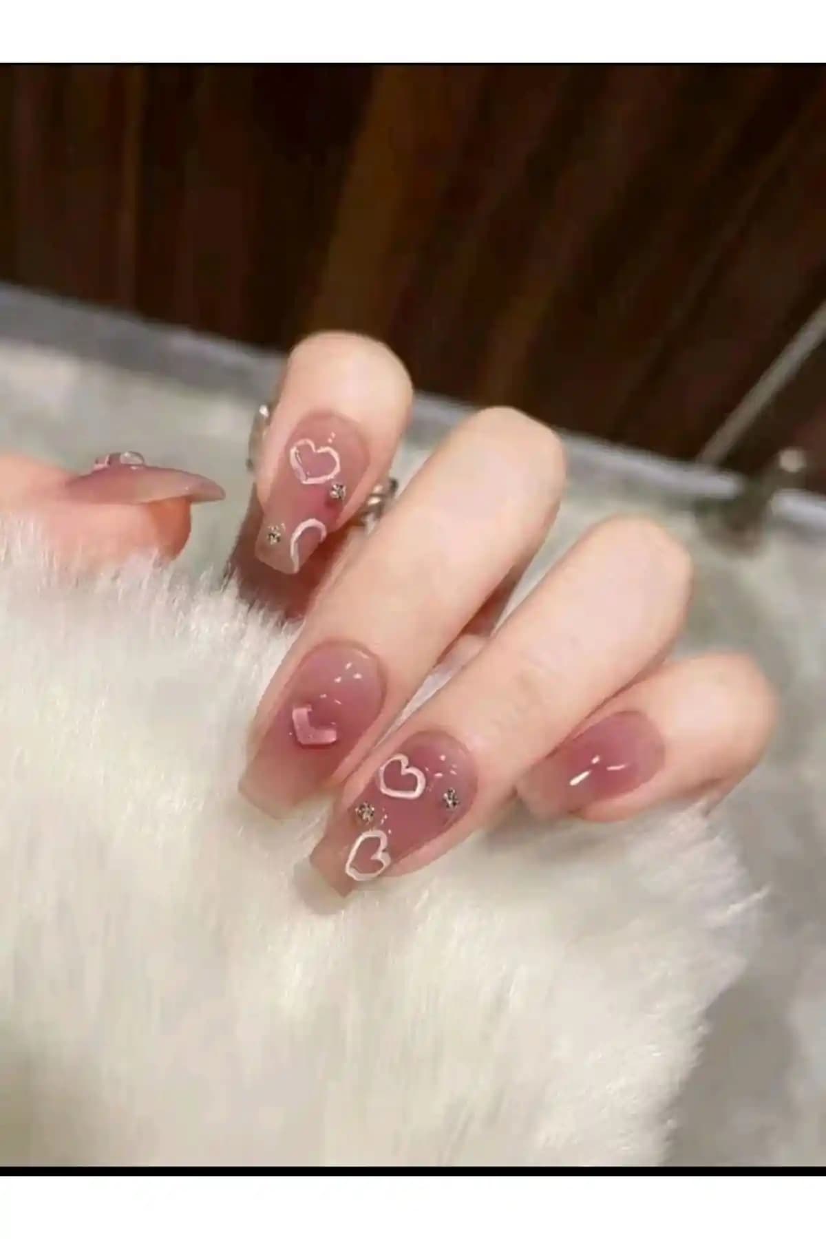 Genel Markalar 24 Lü Takma Tırnak Seti: Estetik ve Kullanım Kolaylığı Sunan Pratik Çözüm