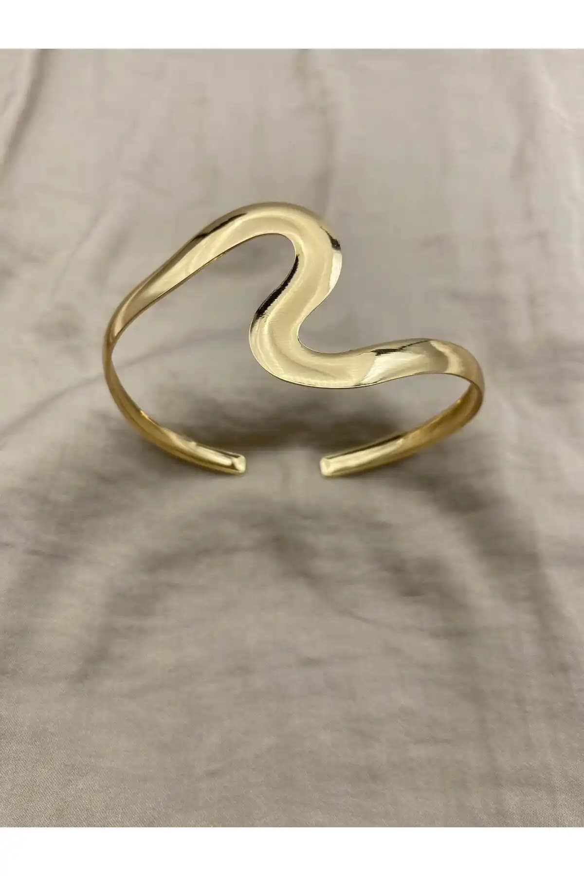 Hedef Bijuteri Dalgalı Model Gold Renk Ayarlanabilir Kol Pazu Bilekliği İnce ve Şık Tasarım