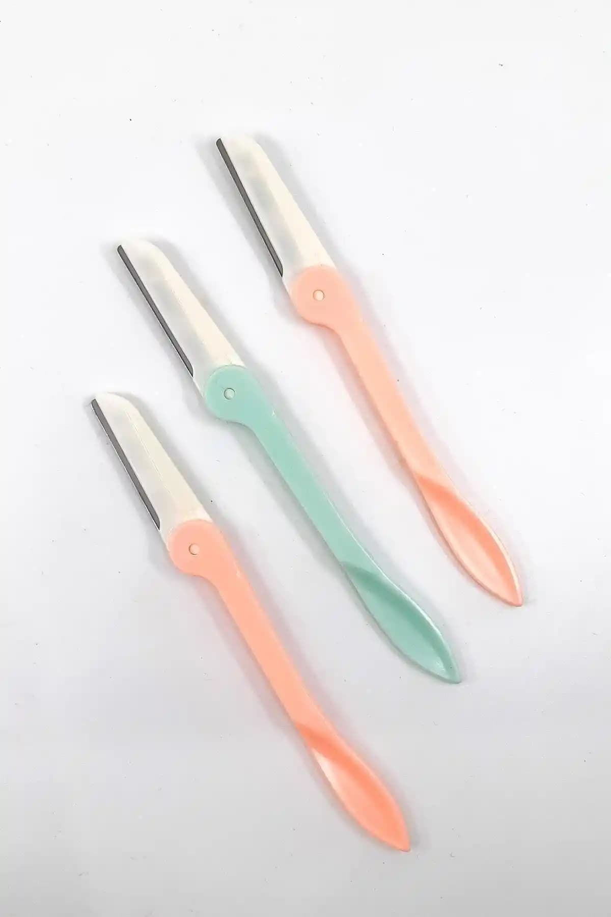 MAQYA KOZMETİK İzla Açılır Kapanır 3'lü Kaş Usturası Günlük Bakım ve Hijyen İçin Uygun