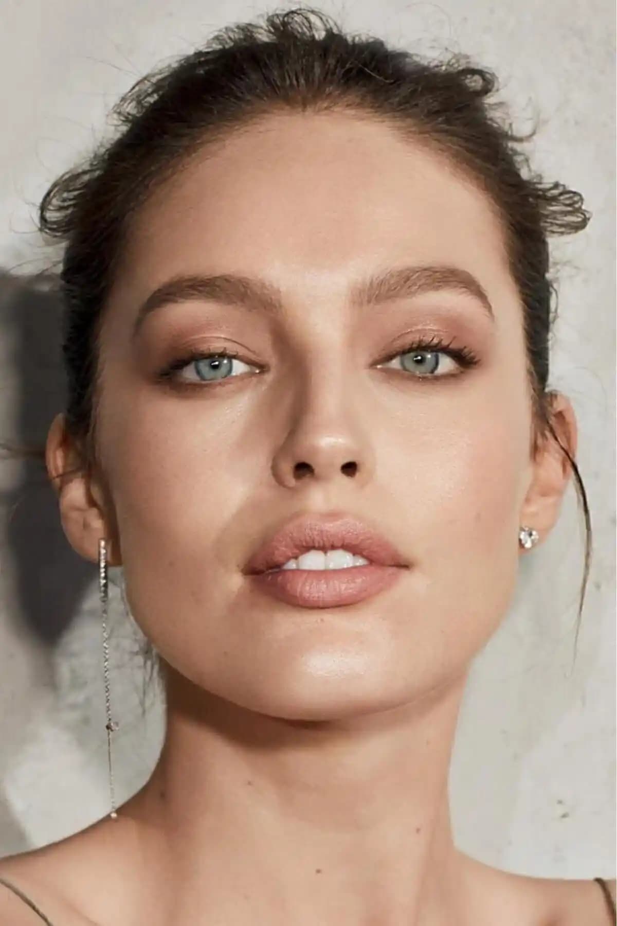 Maybelline New York Affinitone Fondöten: Doğal ve Nemli Görünüm İçin Uygun Seçenek