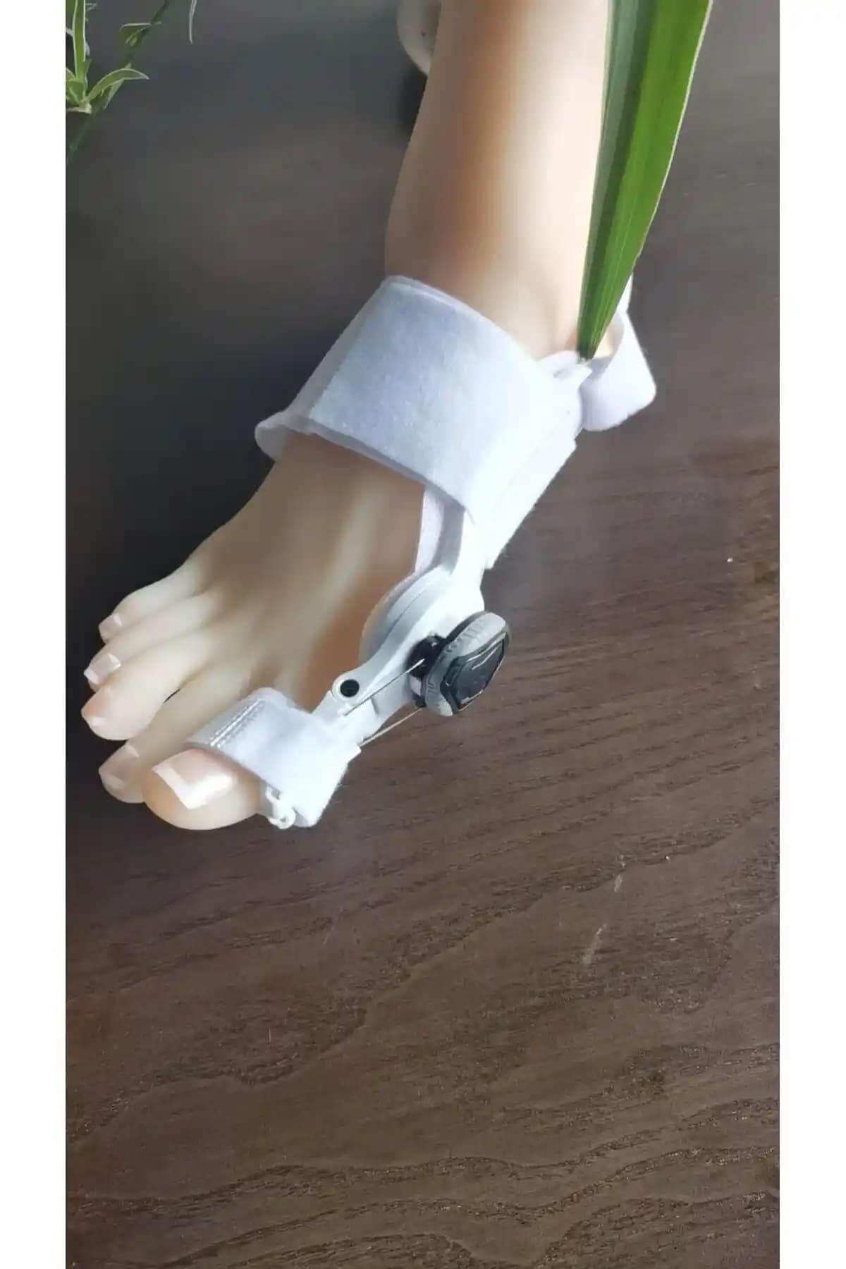 MG Ayarlı Baş Parmak Kemik Düzeltici: Halluks Valgus ve Eğrilik Sorunlarına Etkili Çözüm