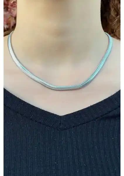 Ressia Gümüş Kaplama Kararmaz İtalyan Yassı Kolye: Şıklık ve Dayanıklılık Sunan Zarif Takı