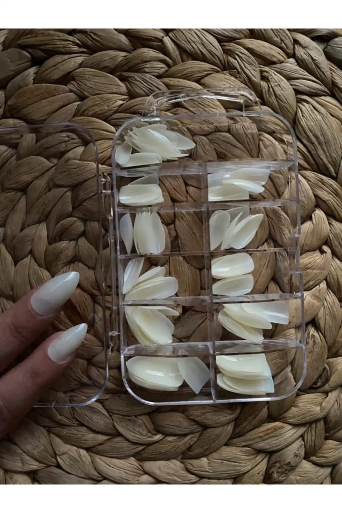 Sybelle Kozmetik 100 Adet Doğal Badem Takma Tırnak Seti Estetik ve Kullanışlı Tasarım