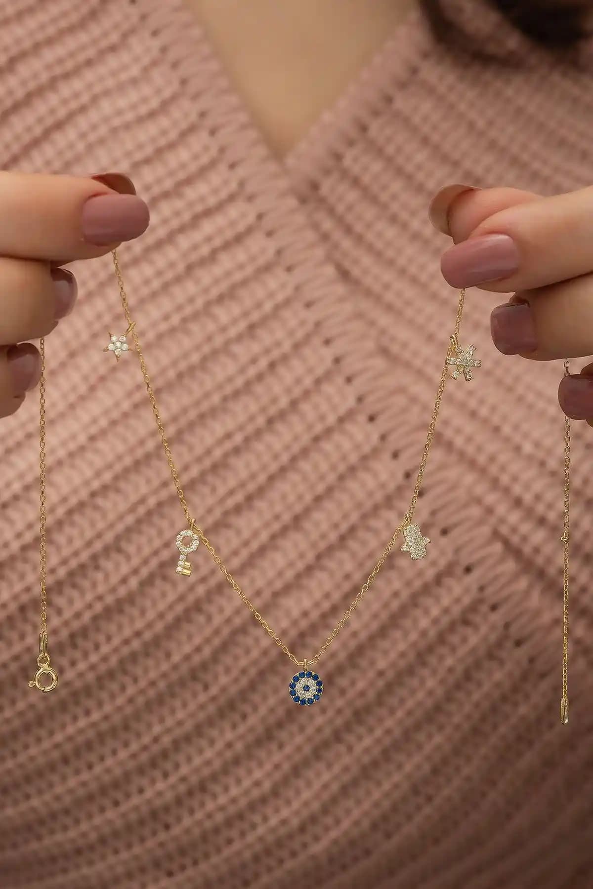 925 Ayar Gümüş ve Altın Şans Kolyesi Karşılaştırması: Tasarım, Malzeme ve Kullanıcı Yorumları