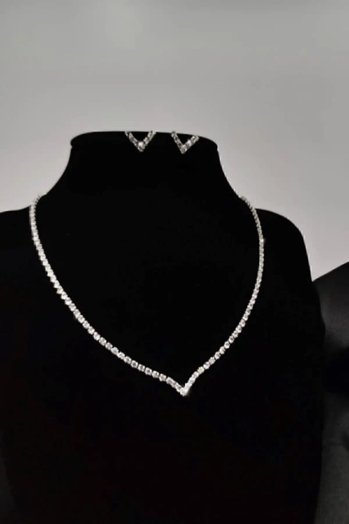 Abiye Gelinlik Takı Setleri Karşılaştırması: BB wikiki ve muptejewelry Ürünleri Analizi 1