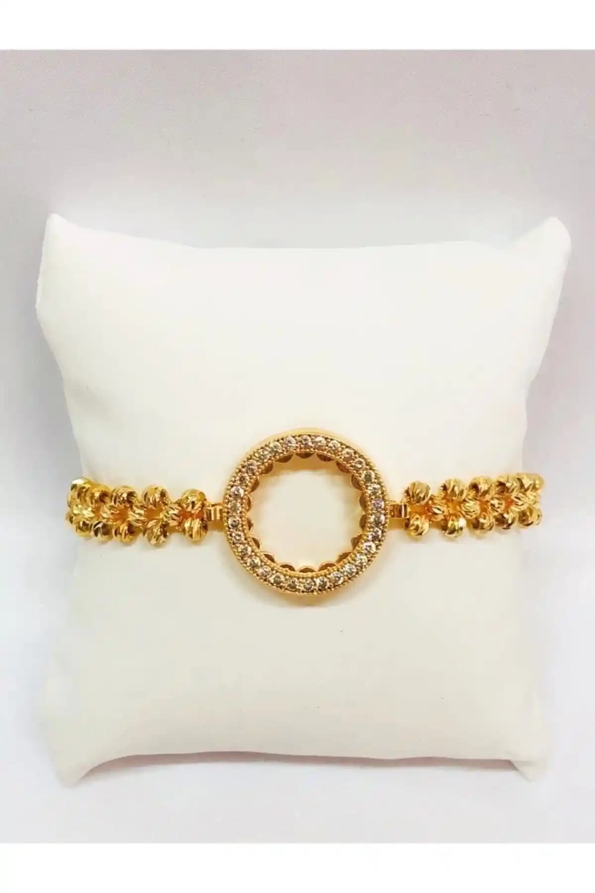 ADAGOLD ve Tarz Takı Çeyrekli Bileklik Karşılaştırması: Stil ve Dayanıklılık Analizi