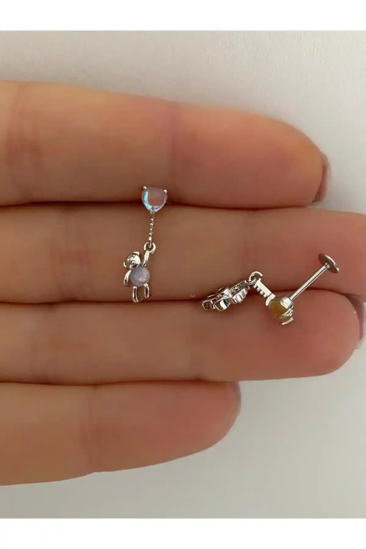 Arescollection Sallanan Ayıcık Piercing: Şıklık ve Rahatlık Sunan Estetik Aksesuar