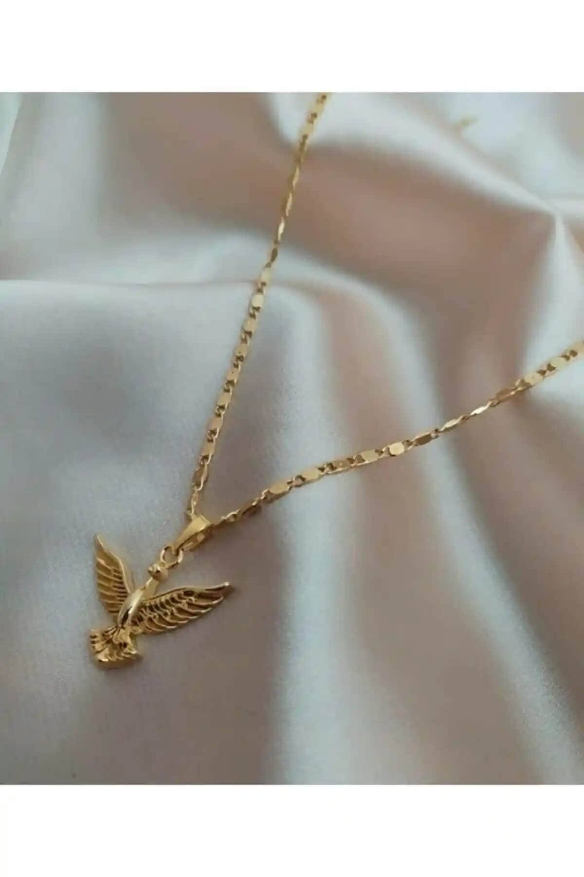 Asia Chic Anka Kuşu Kolye: Modern ve Dayanıklı Altın Renkli Takı Tasarımı