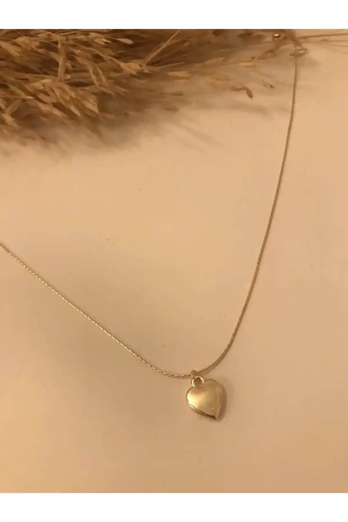 Asia Chic Leuvoie Minimal Kalp Kolye: Zarif ve Dayanıklı Takı Seçenekleri