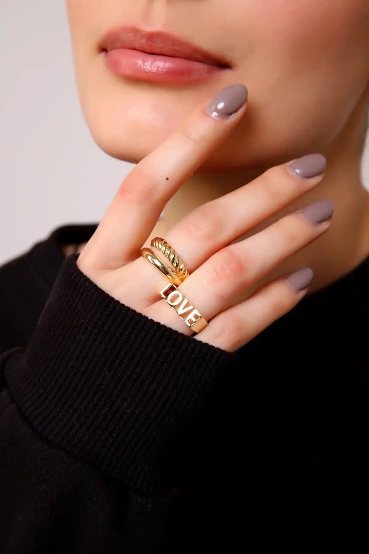 AURRARİ Gold Ayarlanabilir Love Yüzük Seti: Zarif ve Dayanıklı Takı Seçeneği