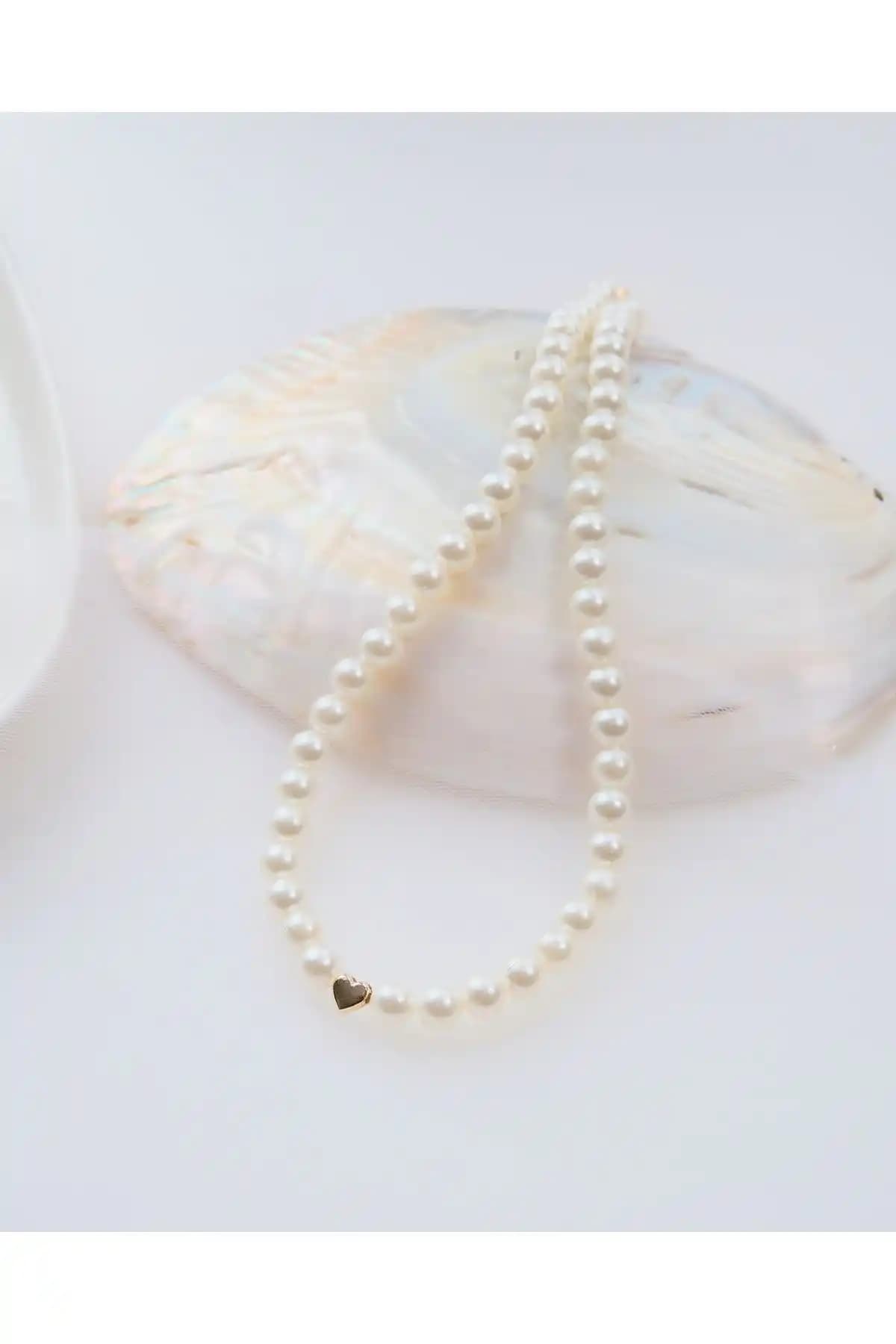 AURRARİ Mini Kalpli Kolye: Zarif ve Şık Altın Kaplama Kadın Takısı