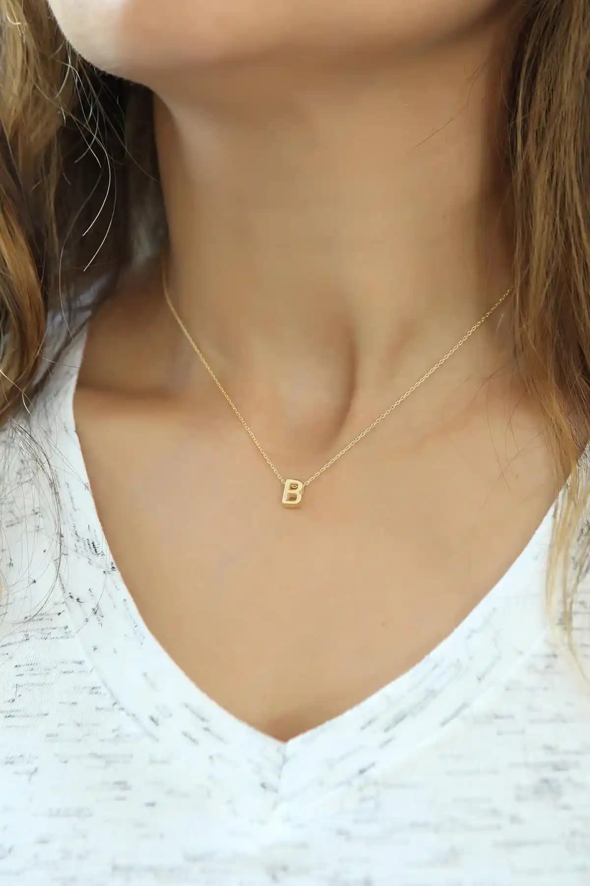 Azuris ve Söğütlü Güçlü Kolye Karşılaştırması: Tasarım ve Özellikler Analizi