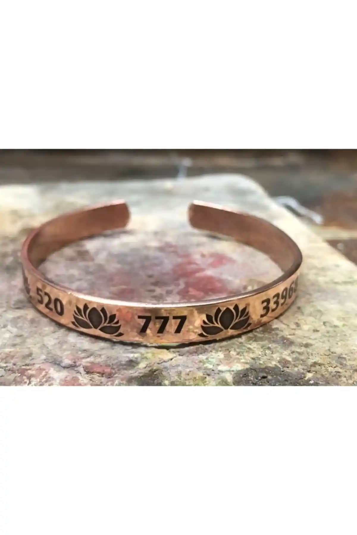 Bakır Bileklik Karşılaştırması: KAVELE ve KEHRİBAREVİ KARAMAN Ürünleri Analizi