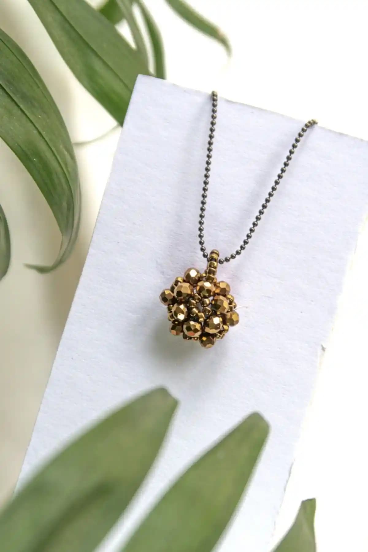 Bakır El Yapımı Koruyucu Cevşen Kolye: Zarif Tasarım ve Dayanıklı Malzeme Özellikleri