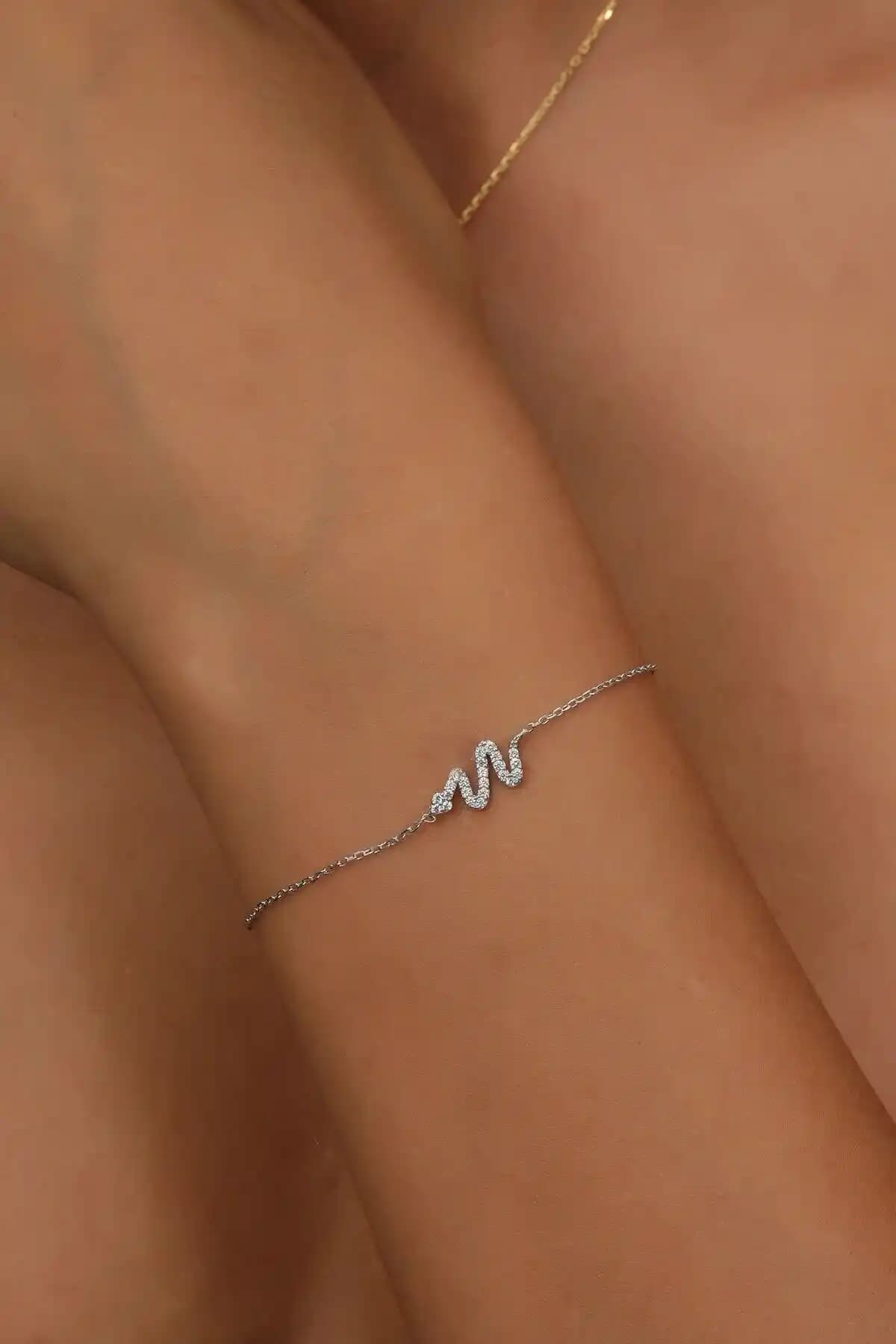 Bilsen Store 925 Ayar Gümüş Bileklikler Karşılaştırması: Yılan ve Yıldız Modelleri