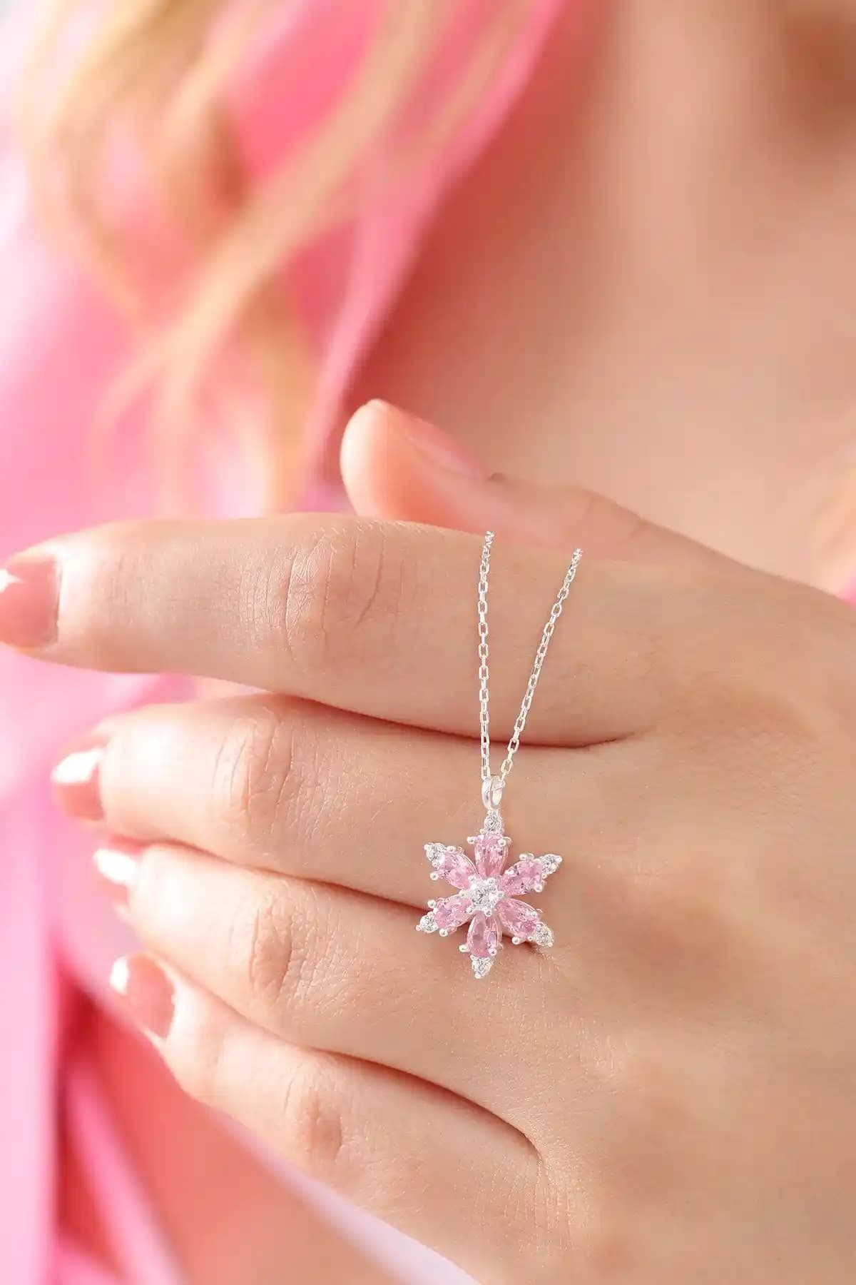 Bilsen Store 925 Ayar Gümüş Lotus Çiçeği Kolye Karşılaştırması ve Seçim Rehberi
